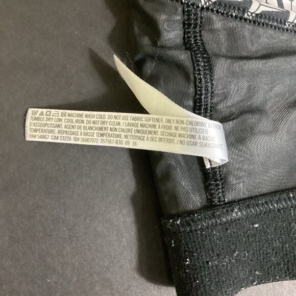 Victorias Secret Bra-Small-Black/White Triangle All-Over Pattern-Cutouts-Strappy - Picture 9 of 10